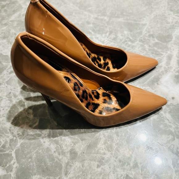 Azalea Wang Exotic Brown Pumps Cheetah Soles Patent Leather SZ 6 - Picture 4 of 9